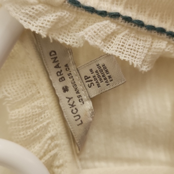 Lucky Brand Flutter Sleeve Top - Picture 4 of 8